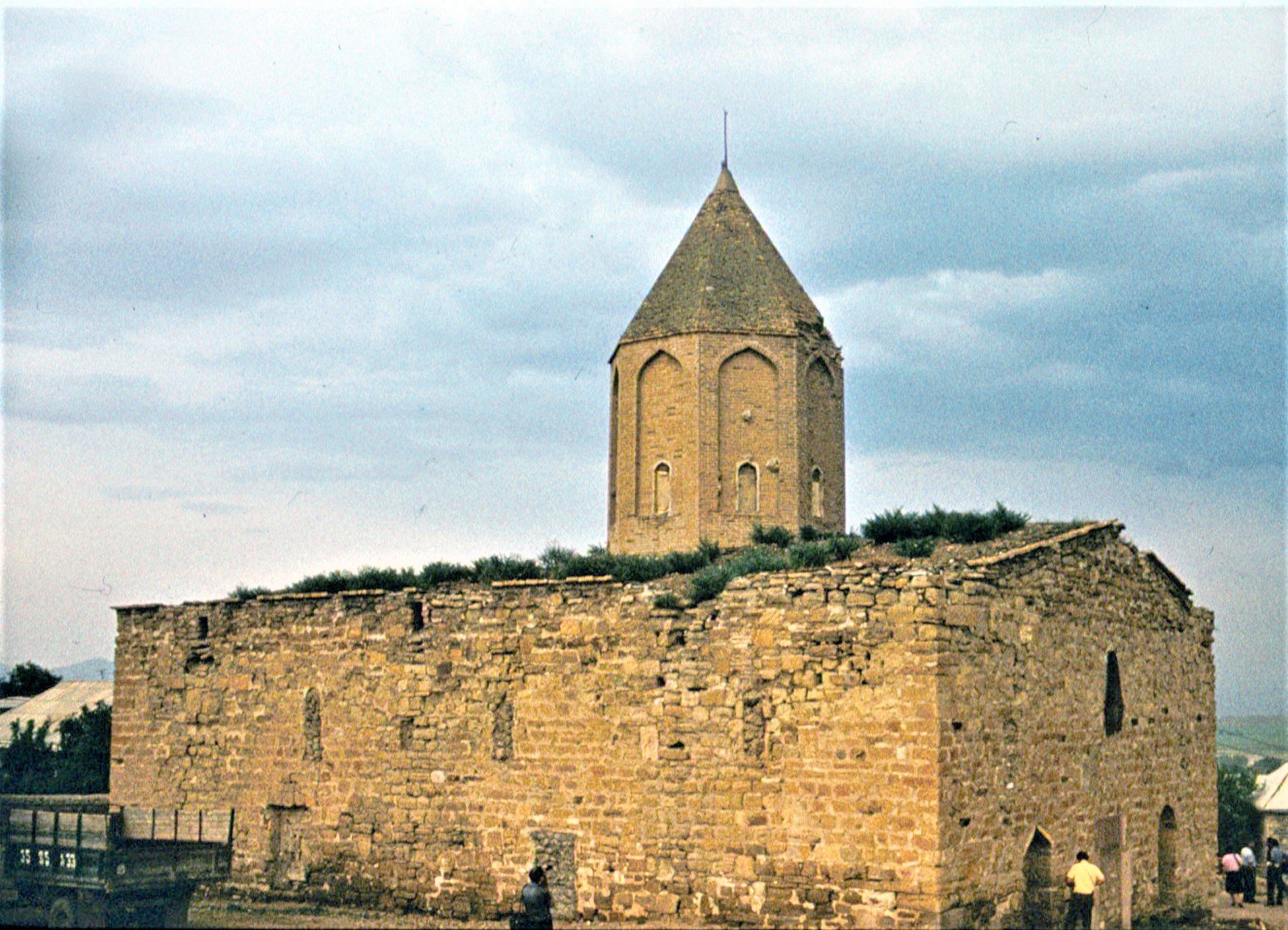 Investigadores estadounidenses confirman que el 98% de los sitios del patrimonio cultural armenio en Nakhichevan fueron destruidos por Azerbaiyán